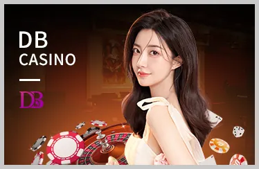 Bàn chơi Poker với các lá bài và chip cược
